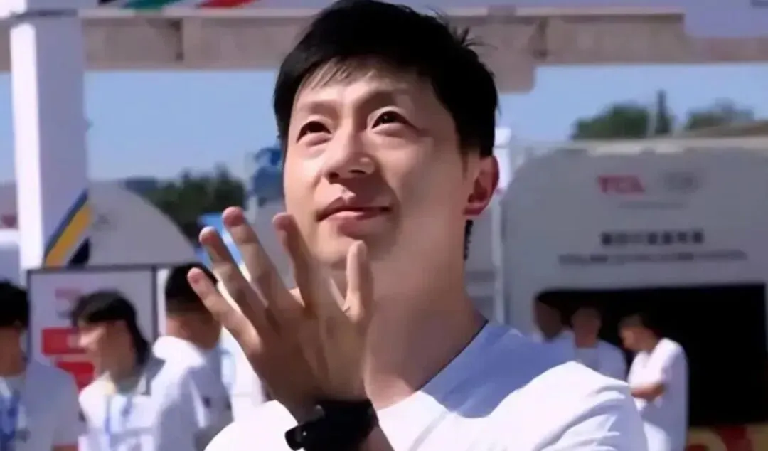 AA, 级大满贯获, 马龙现身洛 AA, 级大满贯获, 马龙现身洛