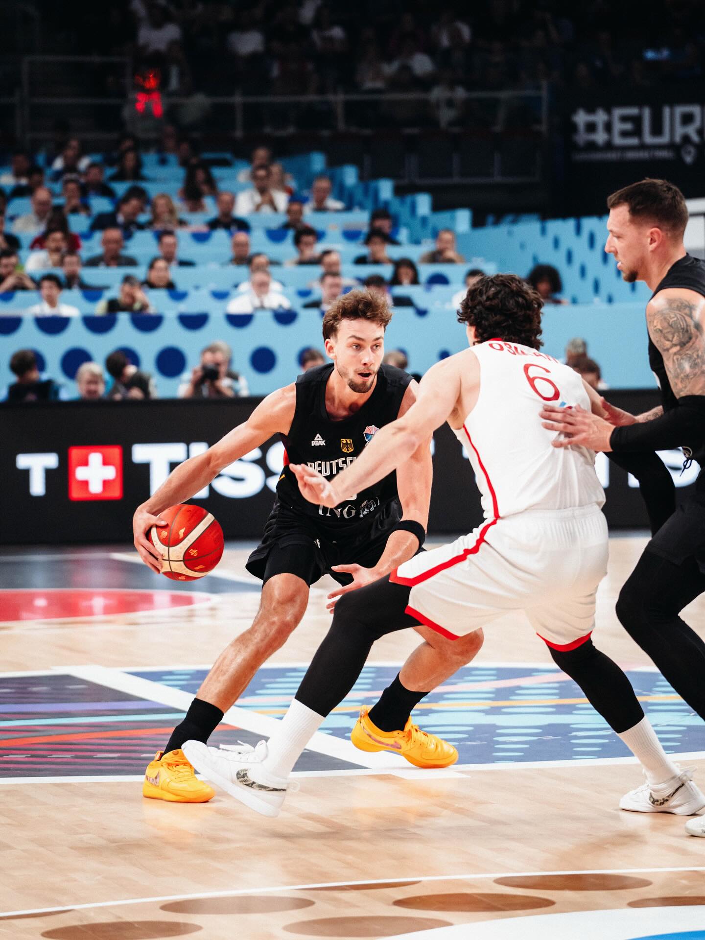 新社媒, 晒出本次欧, 场均