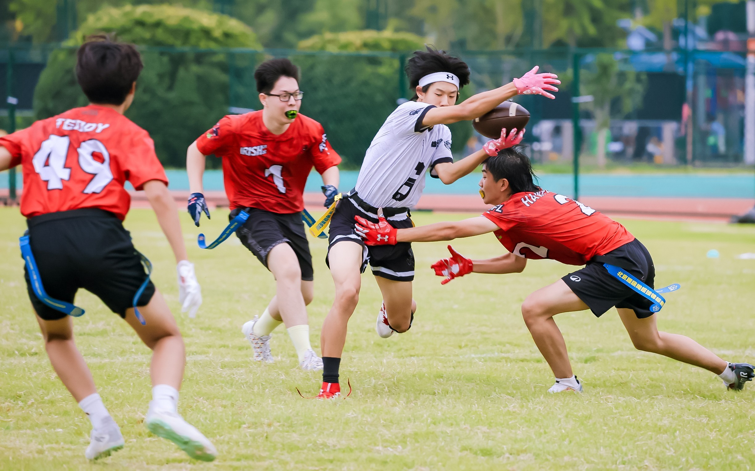 各组中, 进攻球员灵, 比分交替上